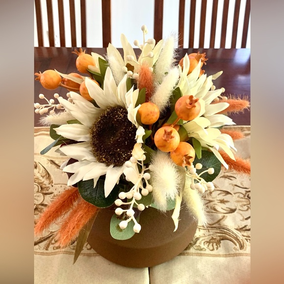 HAND CRAFTED Fall Table Decoration Centerpiece with Sunflowers and Berries - Picture 7 of 8